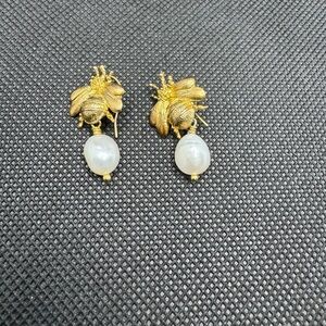 Gold Bee Freshwater Pearl Drop Earrings NWOT